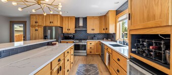 NEW Mississippi Riverfront Sunset House - family, friends & river come together