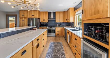 NEW Mississippi Riverfront Sunset House - family, friends & river come together