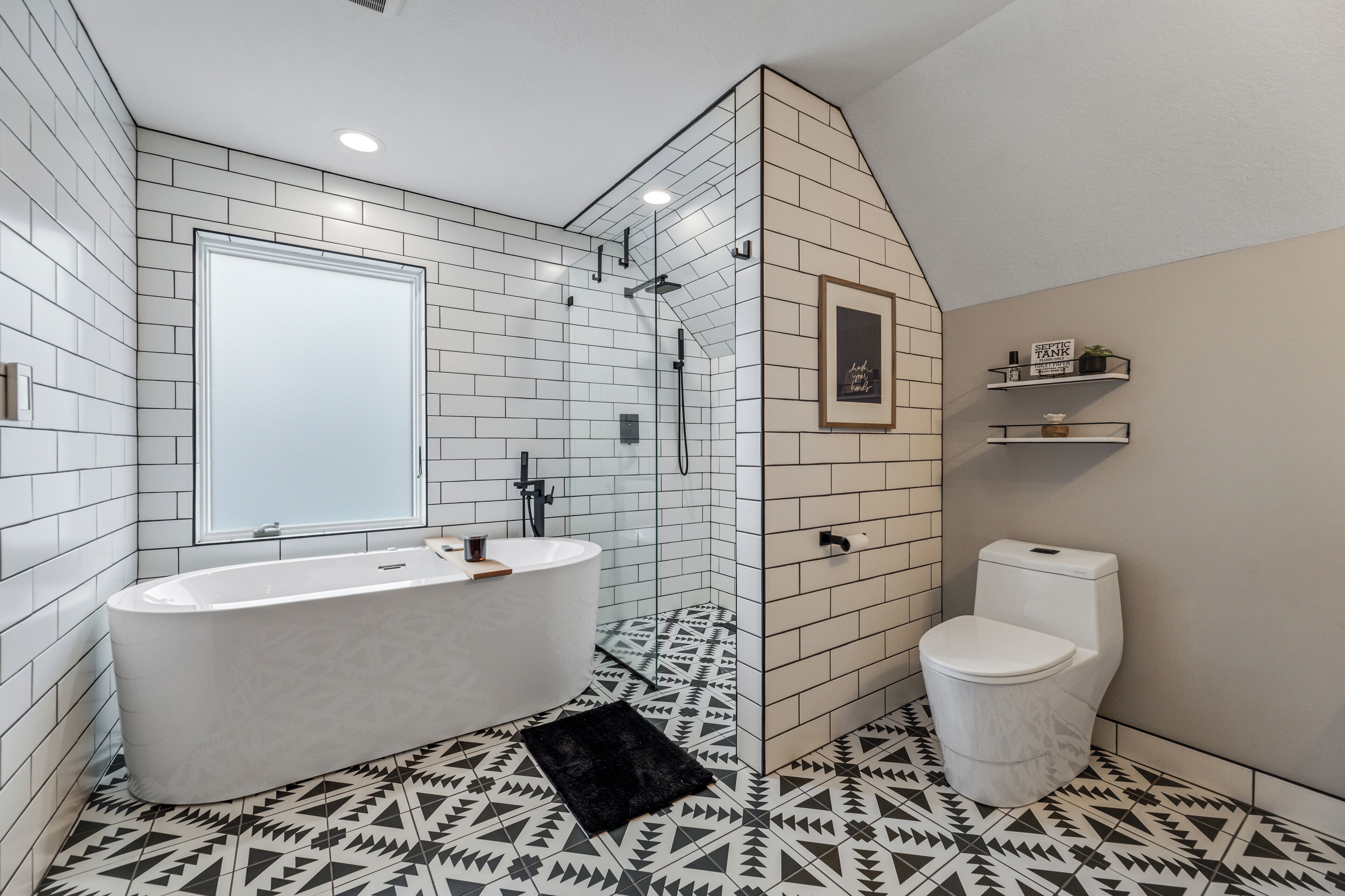 Shower, jetted tub, hair dryer, towels