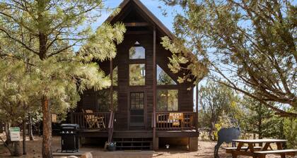 Bear's Den | Hot Tub~Fireplace~BBQ~Sleeping Loft