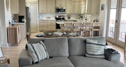 Brand new 3-bedroom Beach house walking distance to Island View casino!