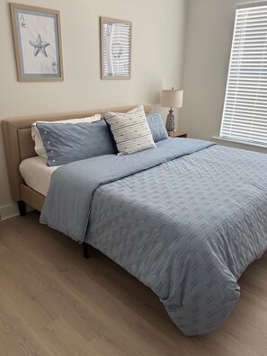 3 bedrooms, iron/ironing board, WiFi, bed sheets