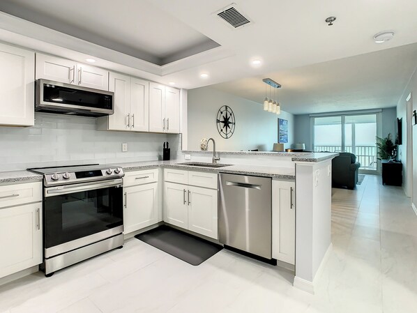 Fridge, microwave, stovetop, dishwasher