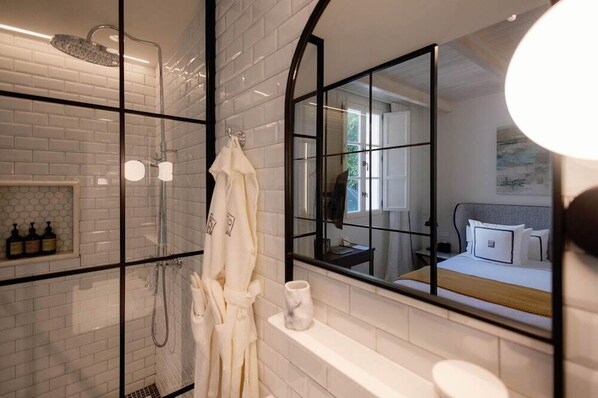 Bathroom - La Fonda Heritage Hotel Relais and Chateaux (Marbella)