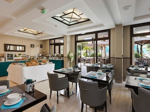 House | Dining