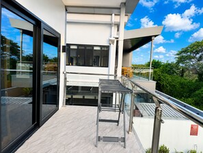 Superior appartement, roken, privébadkamer | Terras