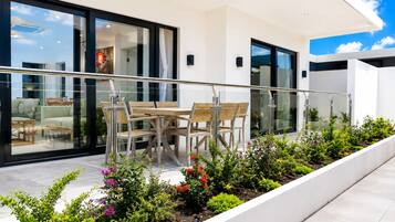 Leilighet – superior, røyk, privat bad | Terrasse/patio