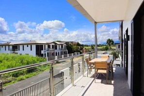 Appartement Familial, fumeurs, salle de bains privée | Terrasse/Patio