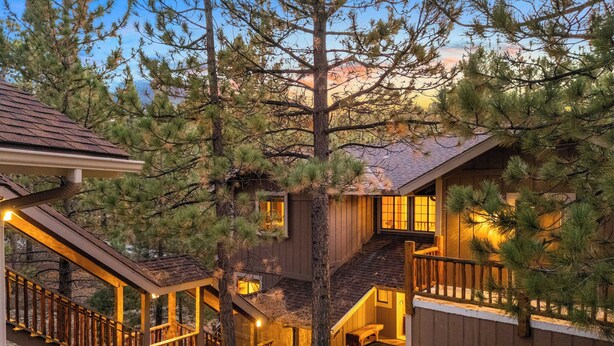 Unclassified image, 1 of 100, button - Lakeview Cabin w/ Game Room & Deck Near Ski Slopes & Trails Sleeps 16 Waterview by Avantstay (Big Bear Lake)