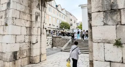 Silver Gate Rooms-diocletian's Palace