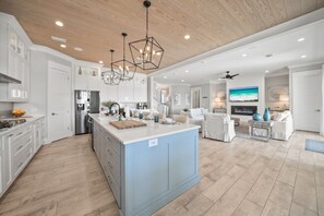 Casa, varias camas, acceso a la piscina (Paradise Cove) | Cocina privada