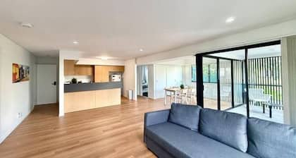 Spacious 3BRStay | 2 Baths | Free Onsite Parking