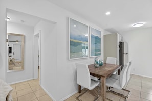 Apartment, Multiple Beds, Patio, Pool View (Victoria Park's #2) | Dining