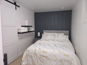 1 bedroom, WiFi, bed sheets