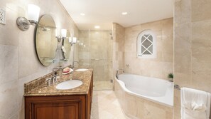Douche, séchoir à cheveux, serviettes fournies