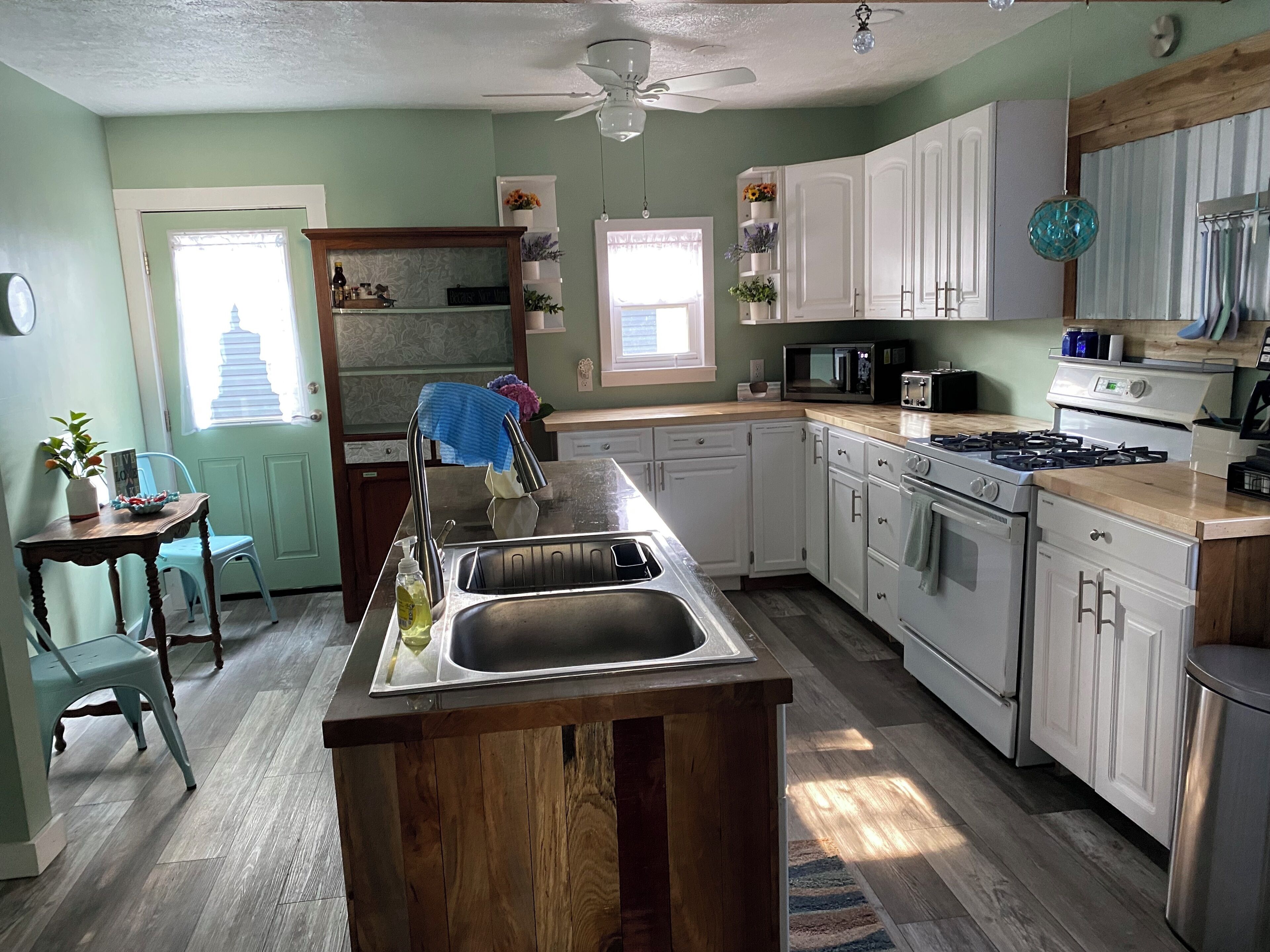 Microwave, oven, stovetop, dishwasher