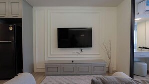 Unclassified image, 3 of 36, button - Warm and Classic Modern Room (Chiang Mai)