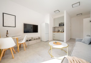 TV - Racławicka 7 Deluxe Studio #1 (Warszawa)
