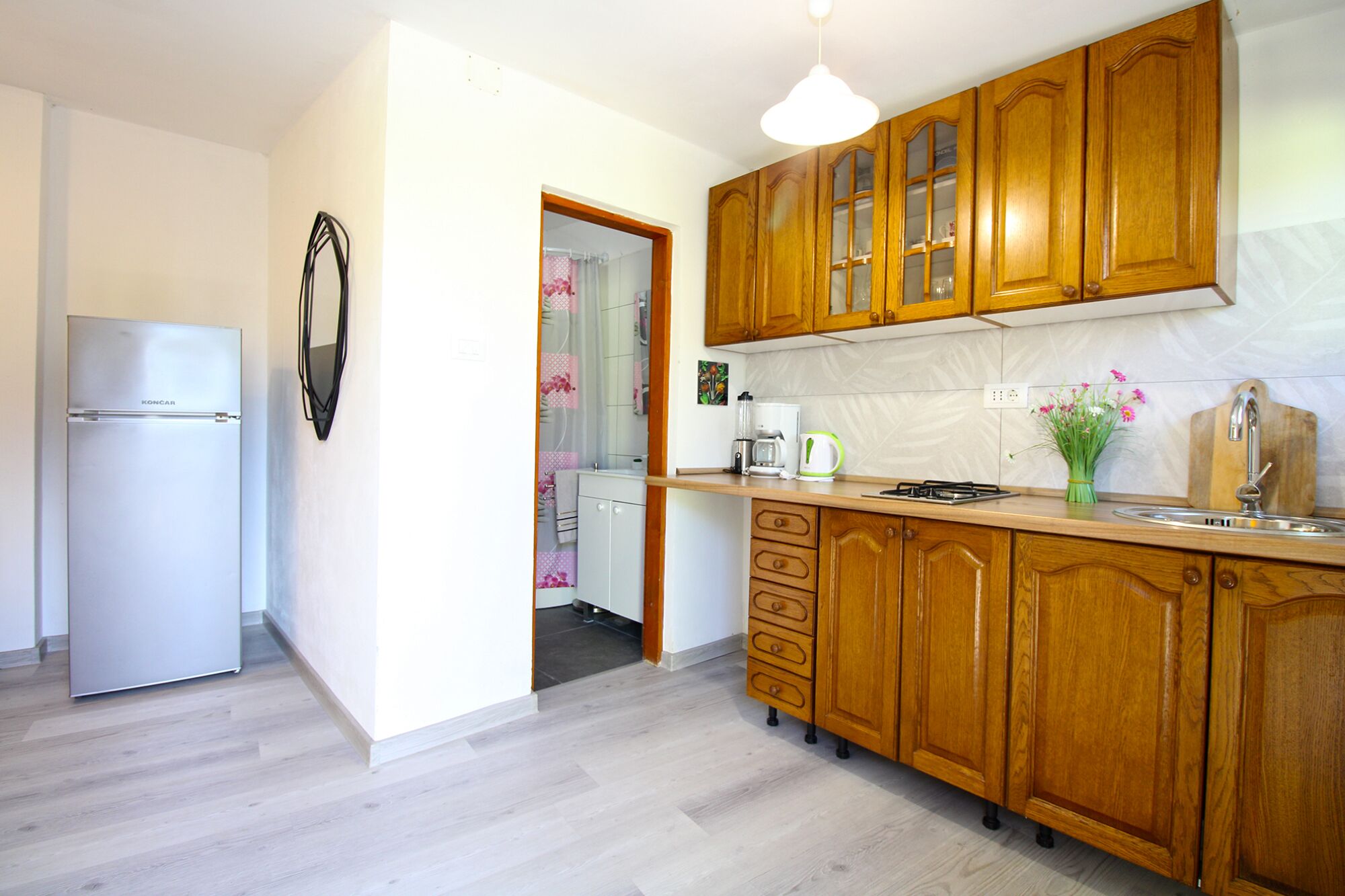 Fridge, microwave, stovetop, coffee/tea maker