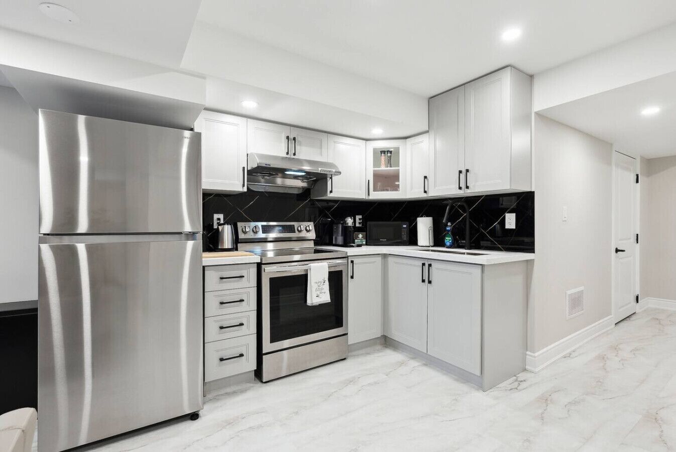 冰箱、炉灶、茶具/咖啡用具、厨具/餐具