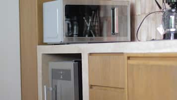 Microwave, stovetop, dishwasher