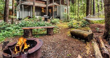 Near Mt. Baker Ski Area, Fast Wi-Fi, King Bed, Firepit