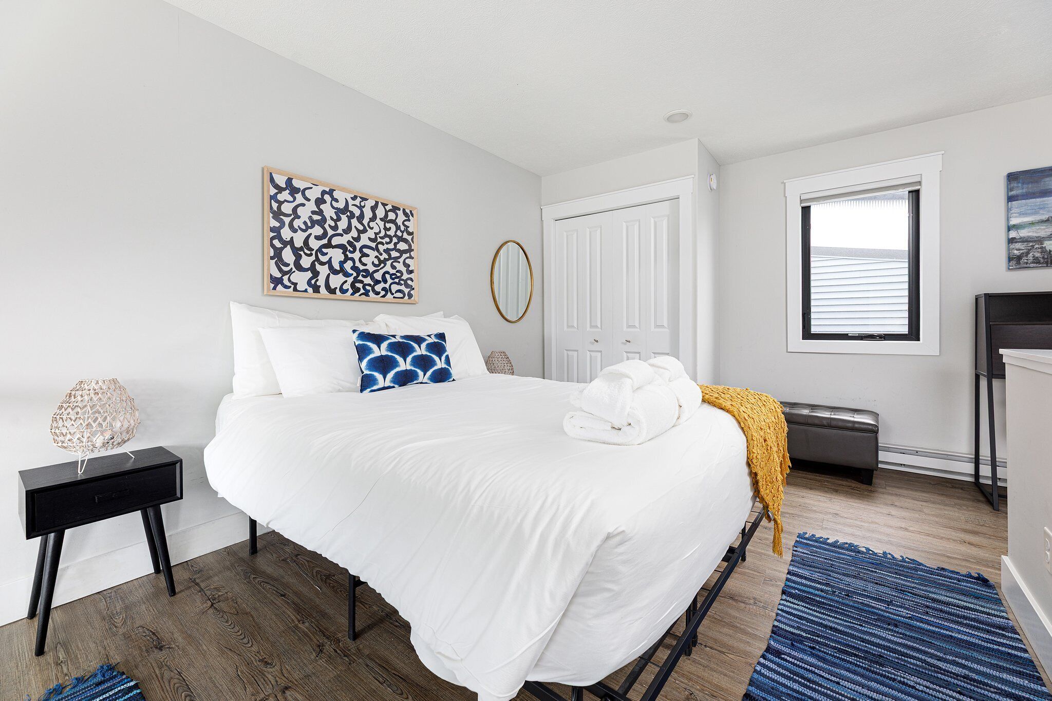 Free WiFi, bed sheets