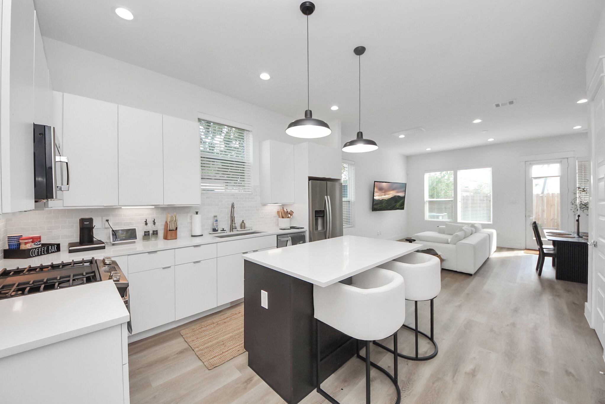 冰箱、微波炉、烤箱、炉灶