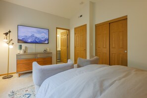 4 Schlafzimmer, Bügeleisen/Bügelbrett, kostenloses WLAN, Bettwäsche