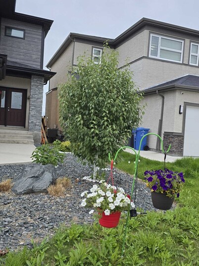 Stormwater Haven: Peaceful, Stylish and comfortable space in South Winnipeg.