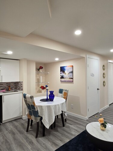 Stormwater Haven: Peaceful, Stylish and comfortable space in South Winnipeg.