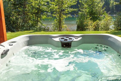 New! Indoor Sauna, Hot Tub, Riverside, Deck and Patio!