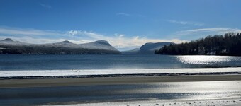 Cozy 3-bedroom home Brownington, VT-Near Vast Trails - Jay Peak & Burke Mountain