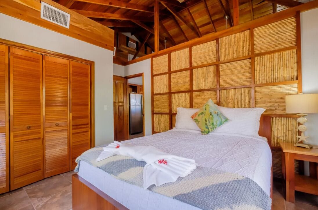 1 chambre, coffres-forts dans les chambres, fer et planche à repasser