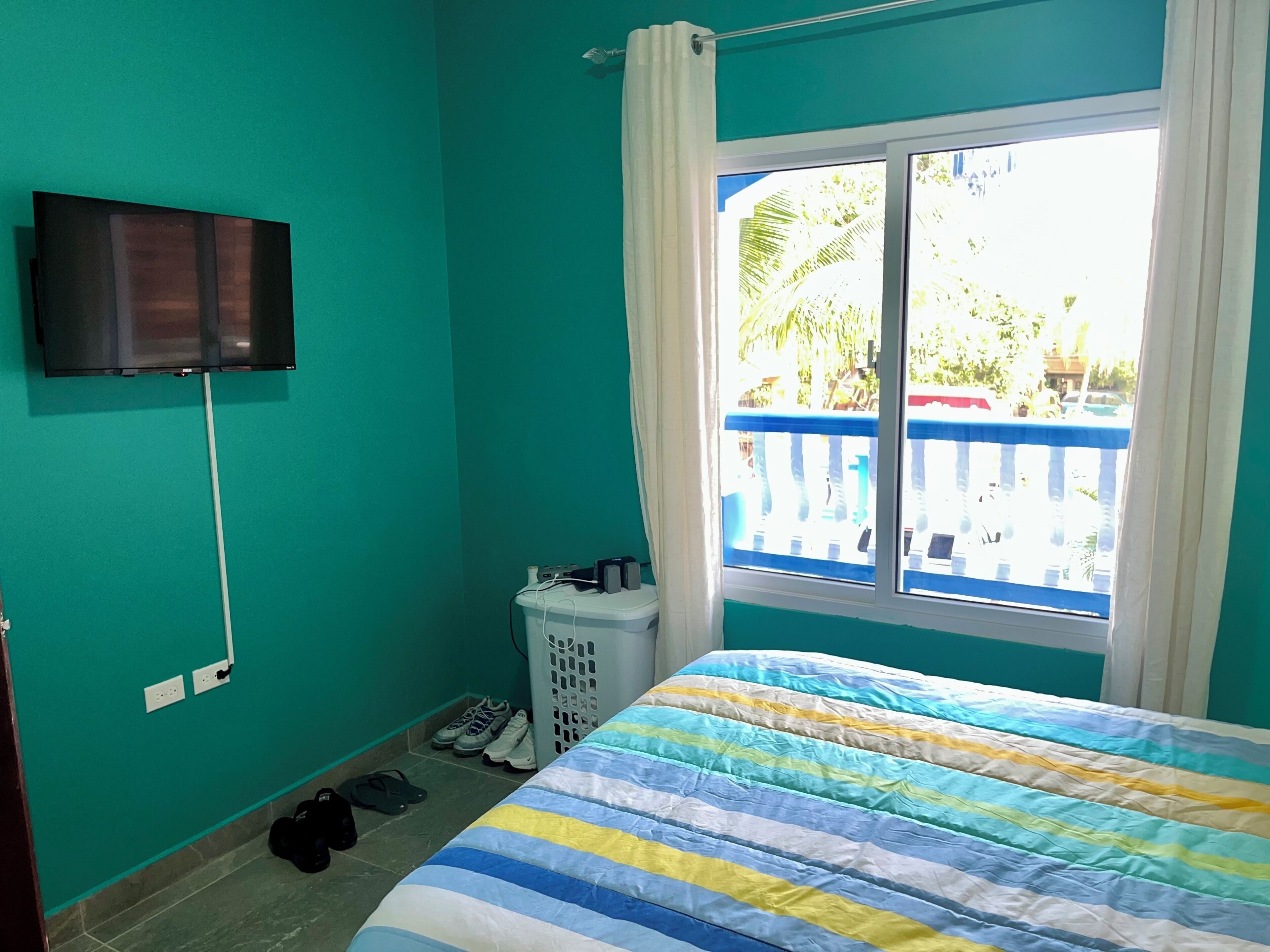 4 slaapkamers, een strijkplank/strijkijzer, wifi, beddengoed
