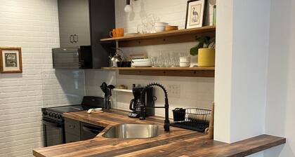 Completely remodeled studio condo with a pool view. Convenient location!