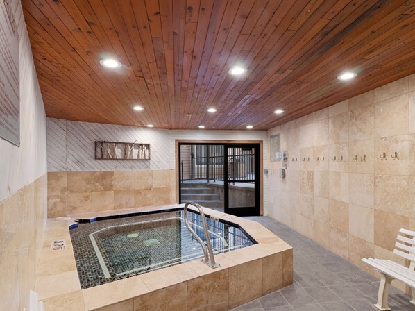 Spa - Carriage House 101 | Kitchenette | Near Dining & Shopping | Hot Tub | Pool (Park City)