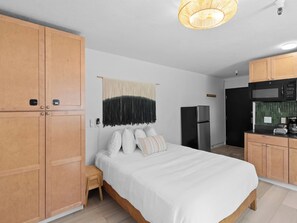 1 bedroom, iron/ironing board, free WiFi, bed sheets - Carriage House 101 | Kitchenette | Near Dining & Shopping | Hot Tub | Pool (Park City)