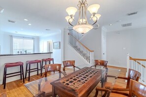 Dining - Cozy Townhouse near Midtown (Houston)