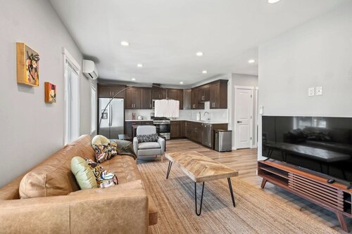 The Nest - 4BR Historic Duplex • Walk to Park + Free Parking