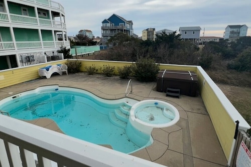 New List'g-Elevator, Pool, Hot Tub, Game Rm, Dogs Welcome, Oceanview, 6 Bdrm+Den