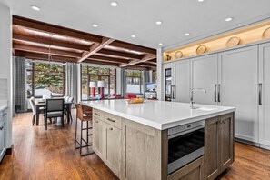 Fridge, microwave, oven, stovetop - RMR: Granite Ridge Lodge 3209 in Teton Village (Teton Village)