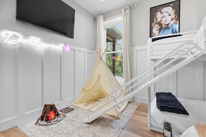 3 chambres, fer et planche à repasser, lit parapluie, Wi-Fi gratuit