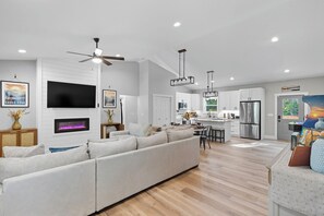 Smart TV, fireplace
