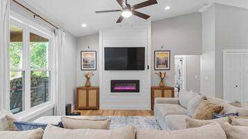 智能電視、壁爐