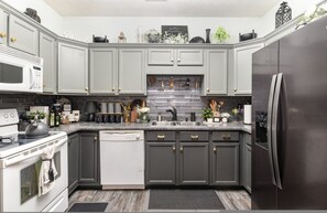2 bedrooms - Stylish 2BR Townhome w Garage Patio Perfect for Stays or Assignments (Clarksville)
