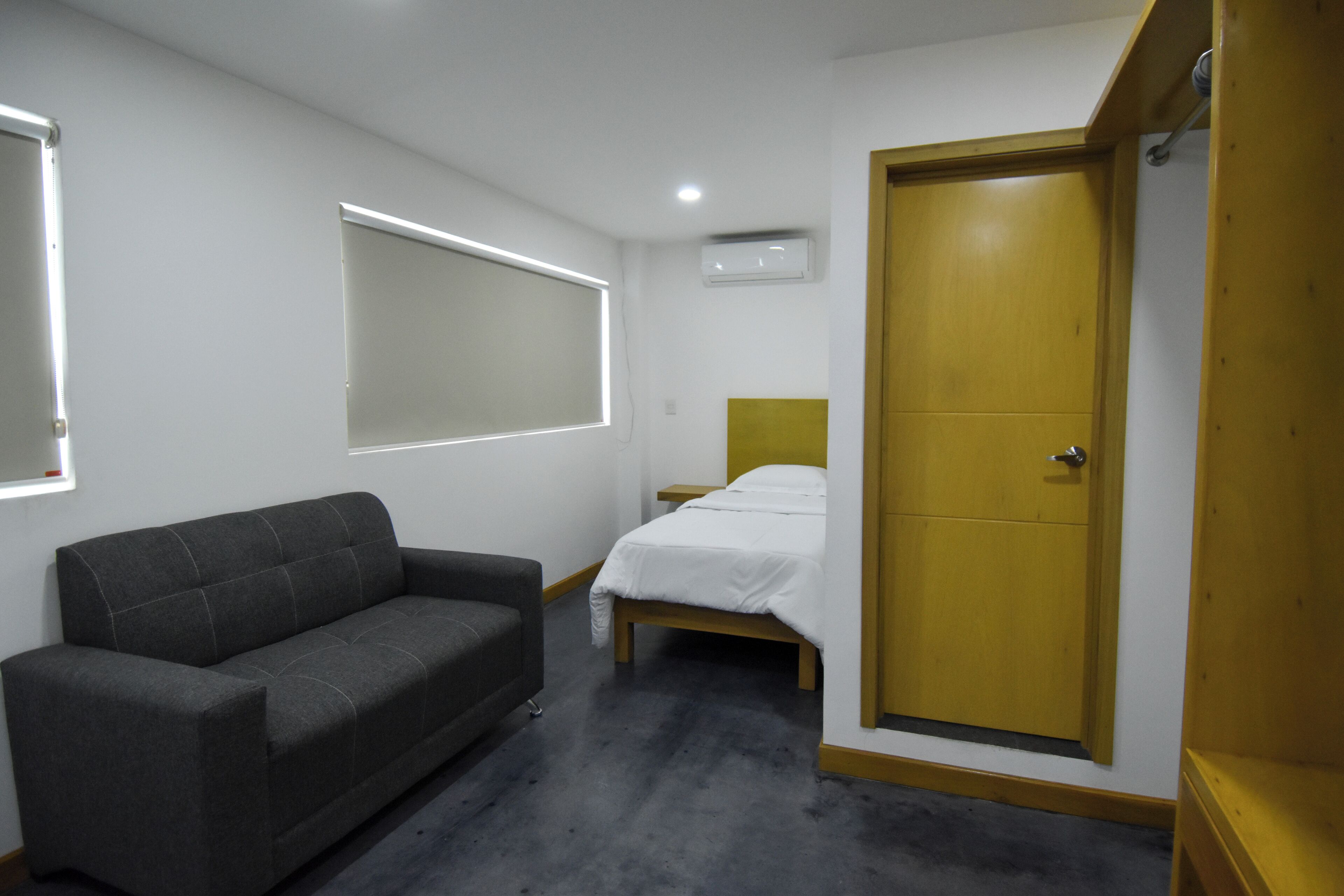 Basic Single Room | Ruang kerja komputer riba, Wi-fi percuma, cadar katil 
