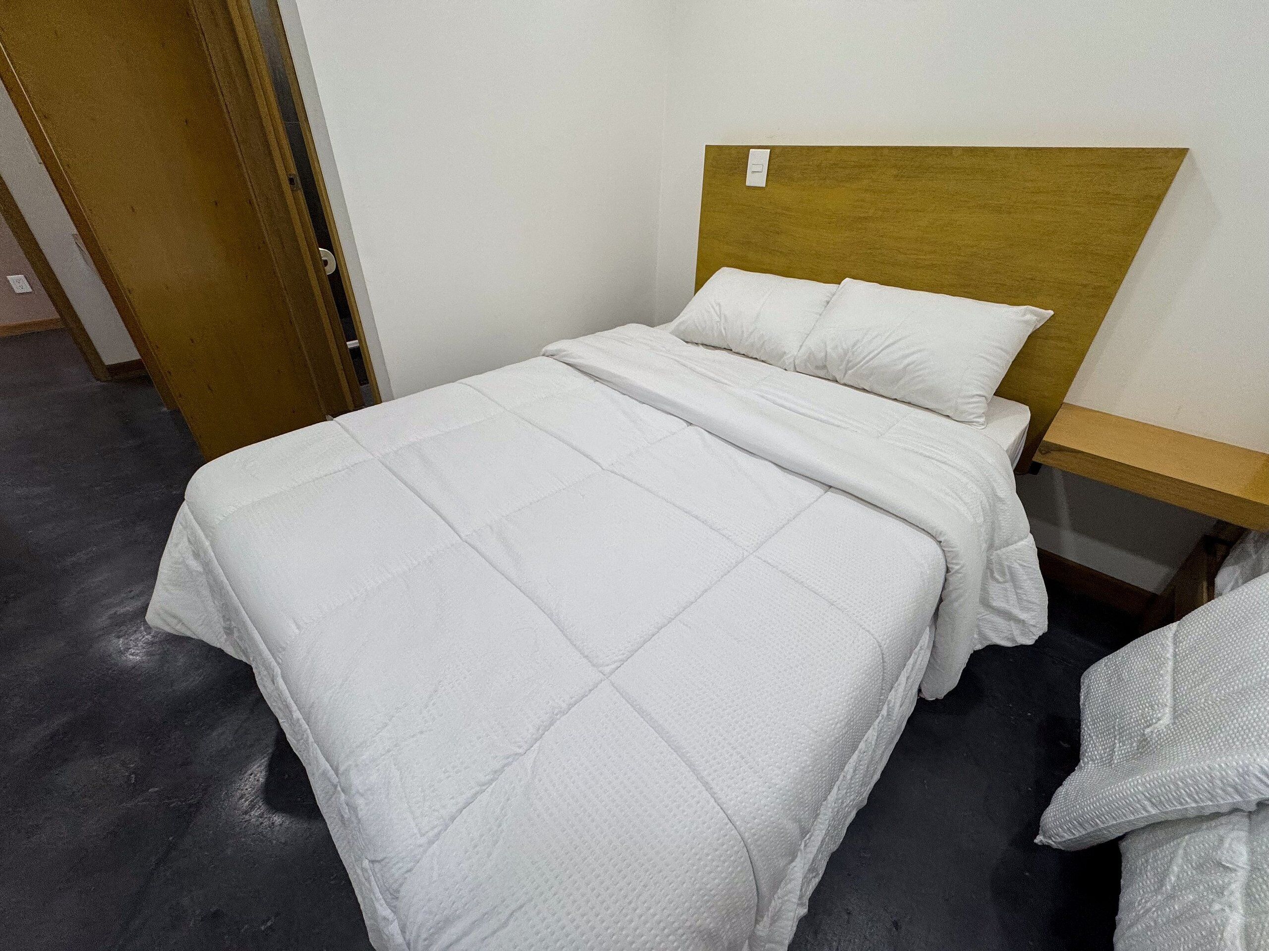 Chambre triple | Espace de travail pour ordinateurs portables, accès au Wi-Fi (inclus)