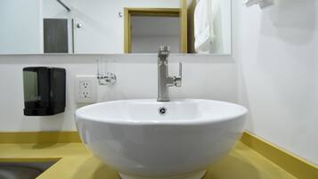 Quadruple Room | Bathroom | Shower, towels, soap, shampoo