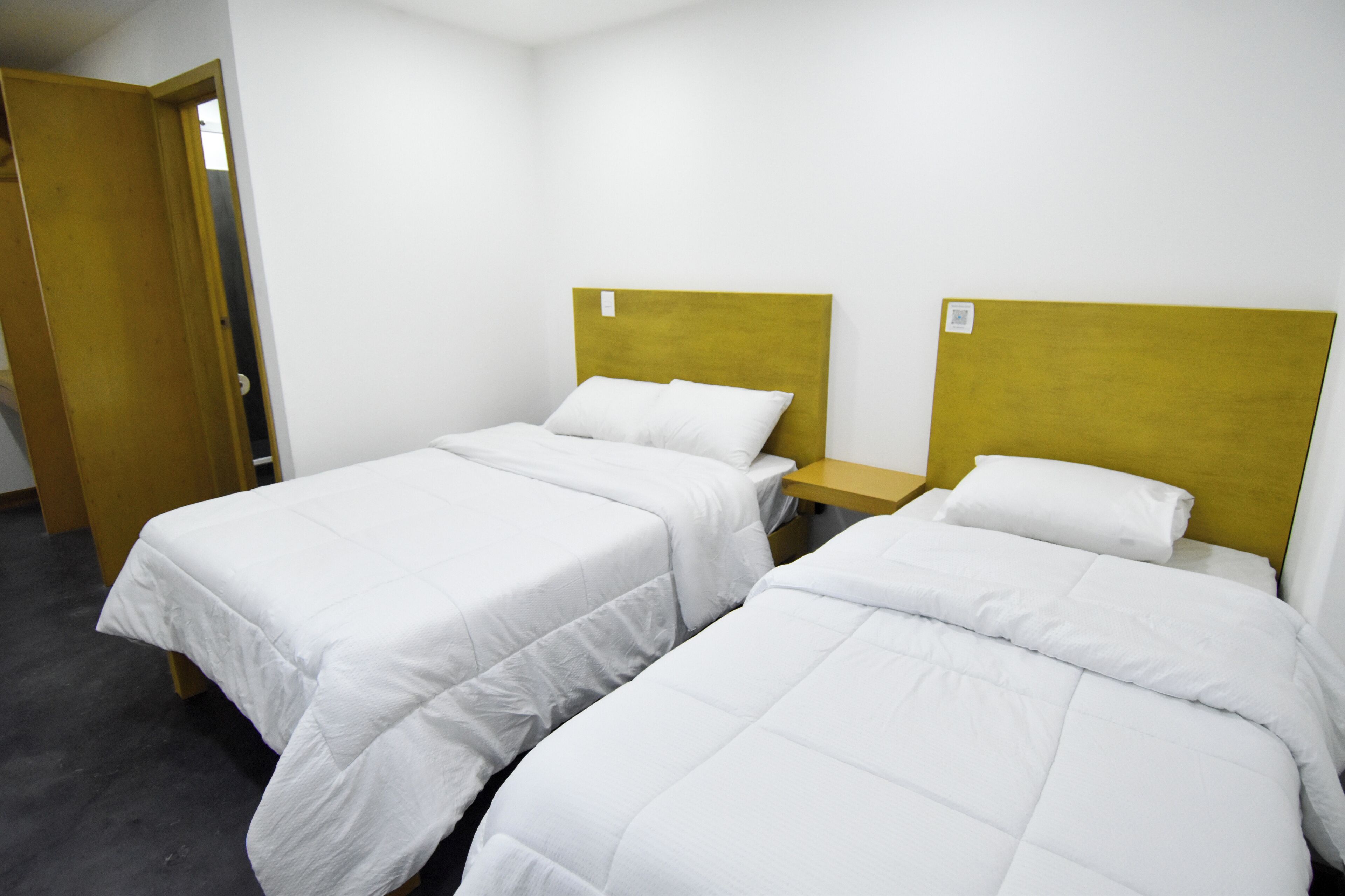 Habitació triple Comfort | Espai de treball apte per a portàtils, wifi gratuïta i roba de llit 